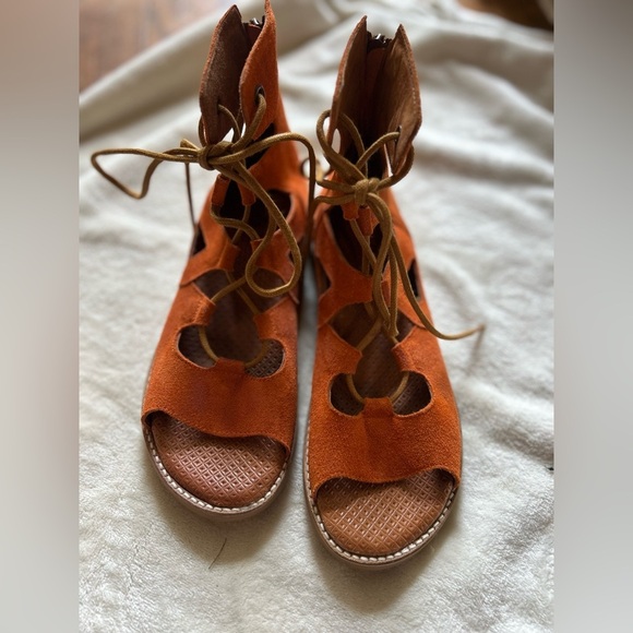 Casta nwot cognac suede leather gladiator lace up sandals size 38 Boho peasant - Picture 5 of 9